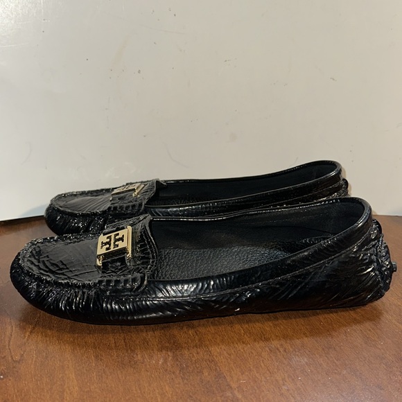 Tori Burch black patent leather driving moccasins/loafers. Size 7.5 - Picture 3 of 6